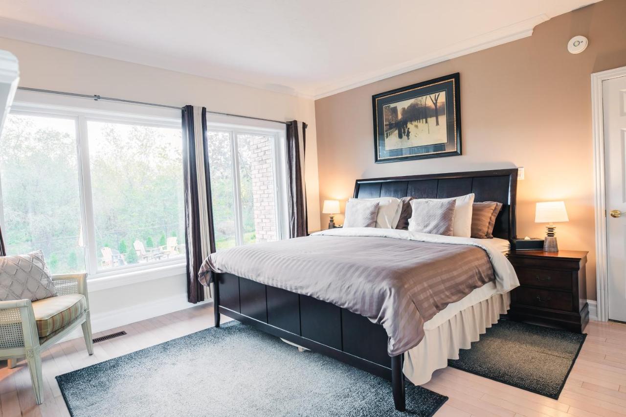 Newton Villa Brampton Exterior photo
