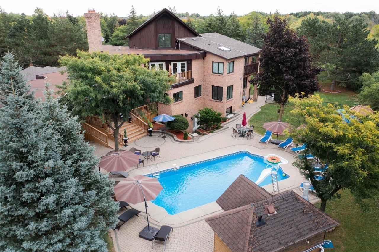 Newton Villa Brampton Exterior photo